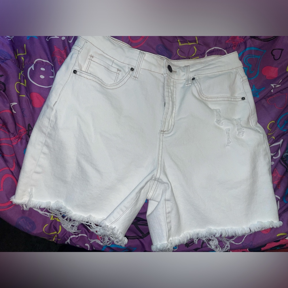 Women’s White Medium is 28/29 mica Denim Shorts